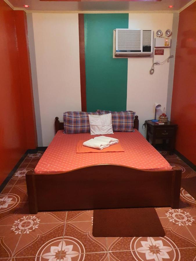 L & M Hearthstones Lodge Oslob Dış mekan fotoğraf