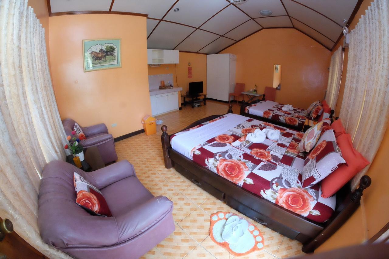 L & M Hearthstones Lodge Oslob Dış mekan fotoğraf